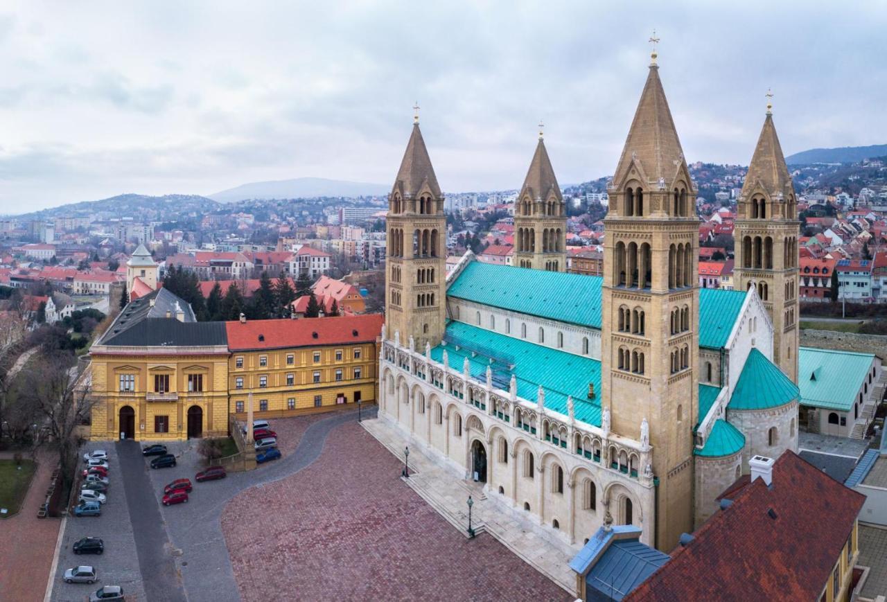 Casa Victoria Appartement Pécs Buitenkant foto