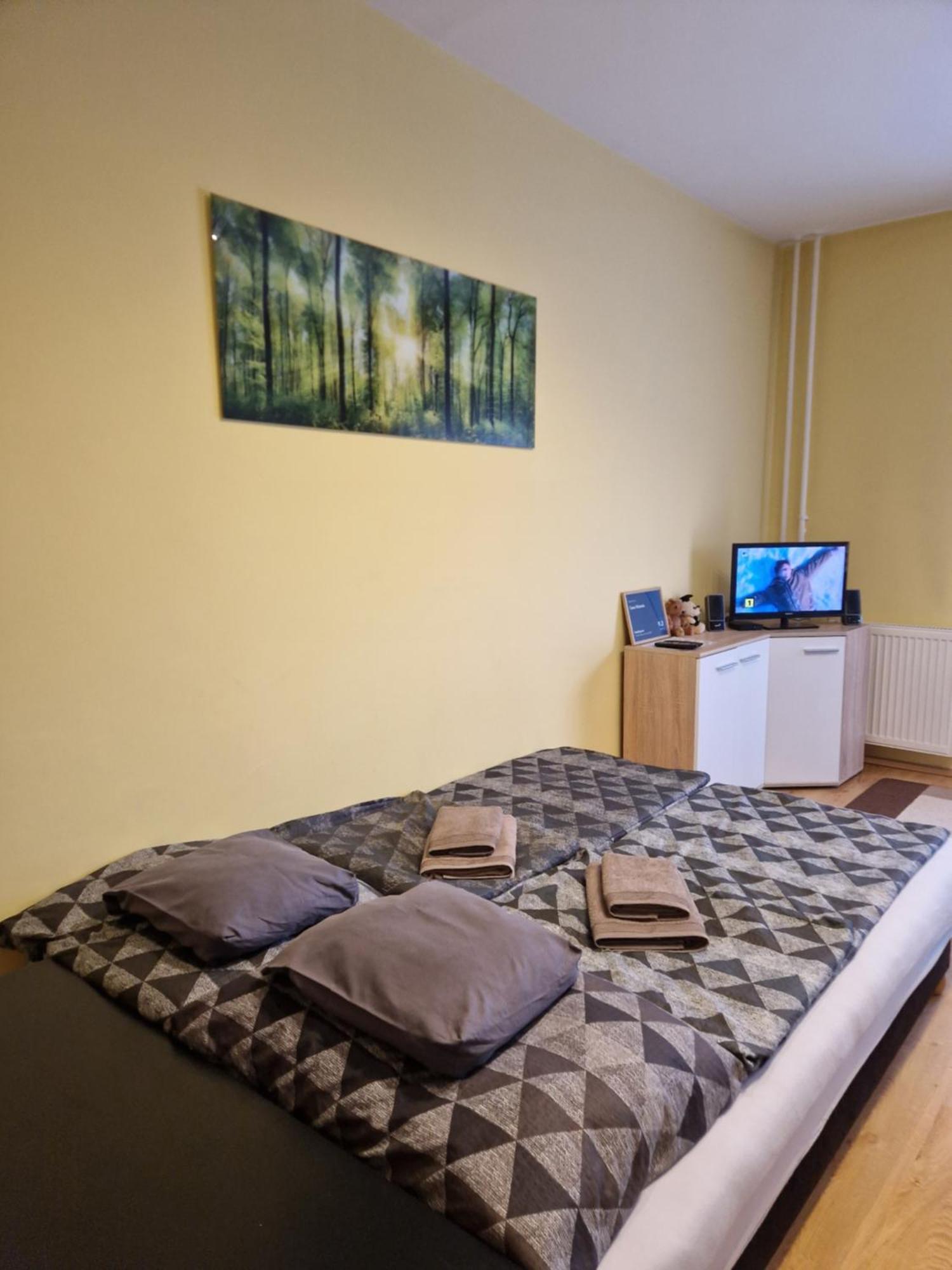 Casa Victoria Appartement Pécs Buitenkant foto