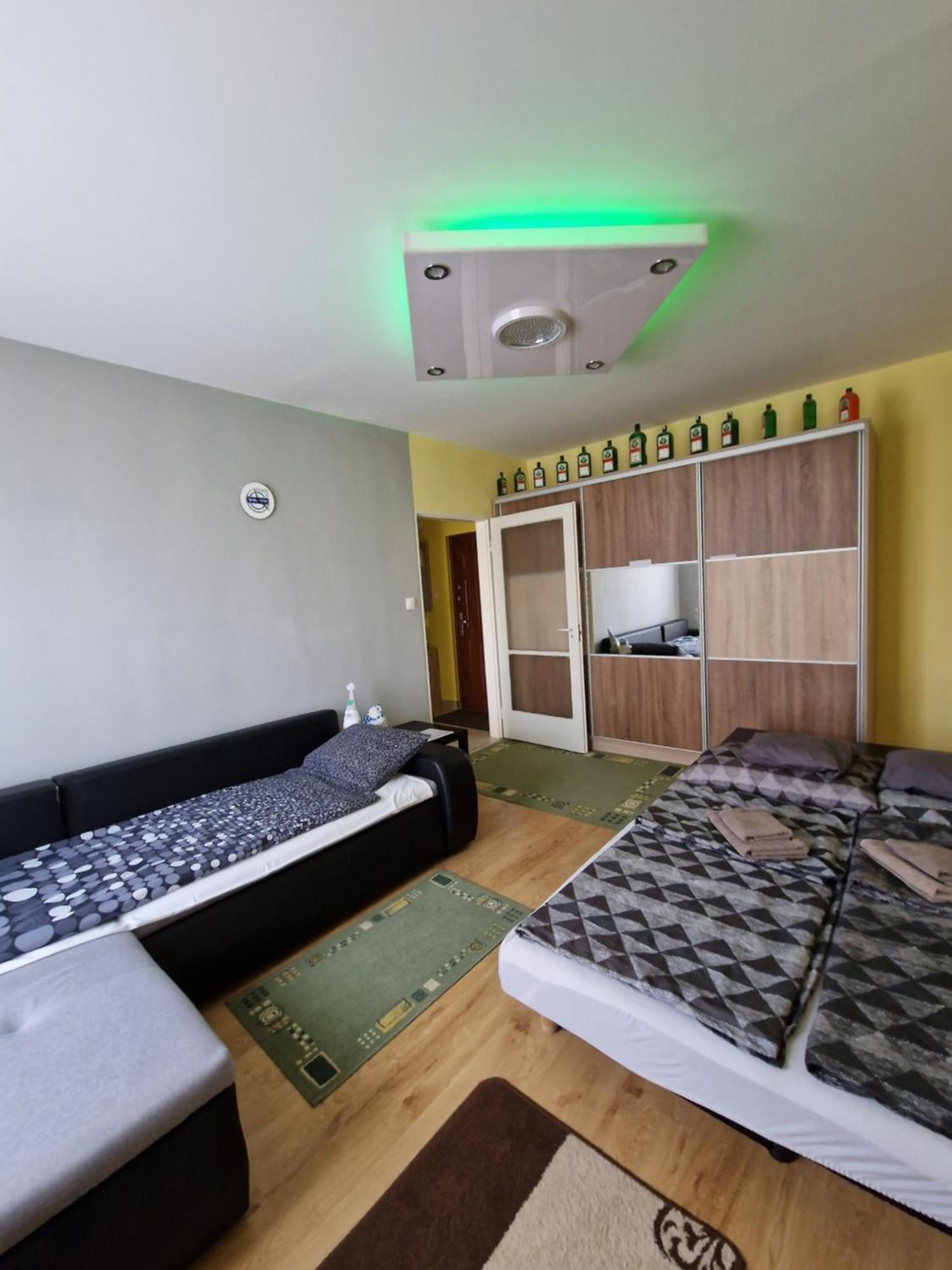 Casa Victoria Appartement Pécs Buitenkant foto